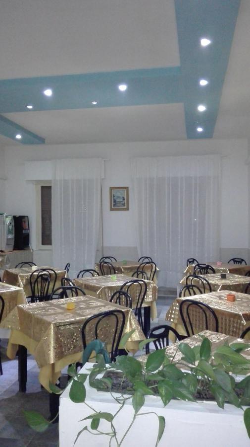 Hotel Villa Lorena Римини Экстерьер фото