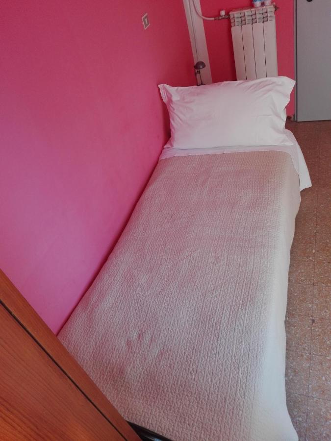 Hotel Villa Lorena Римини Экстерьер фото