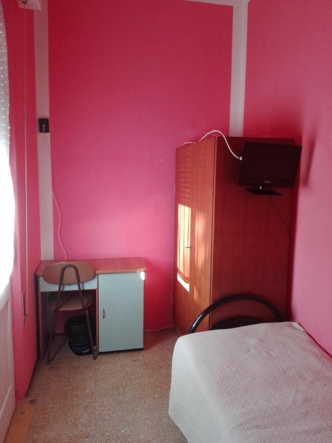 Hotel Villa Lorena Римини Экстерьер фото