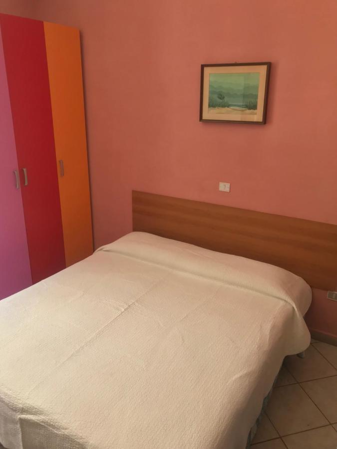 Hotel Villa Lorena Римини Экстерьер фото