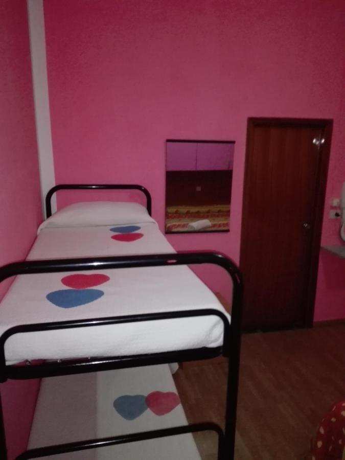 Hotel Villa Lorena Римини Экстерьер фото