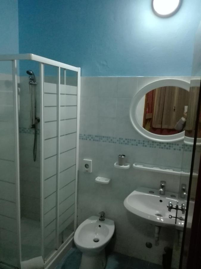 Hotel Villa Lorena Римини Экстерьер фото