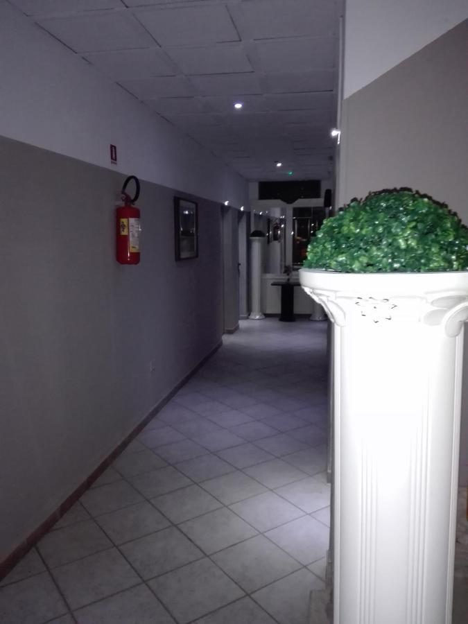 Hotel Villa Lorena Римини Экстерьер фото