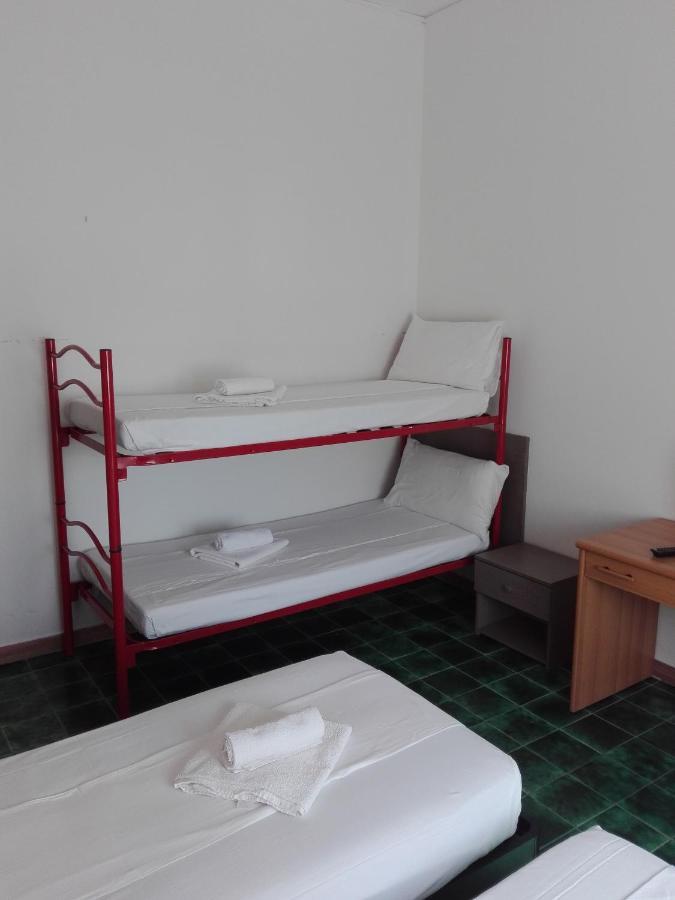Hotel Villa Lorena Римини Экстерьер фото