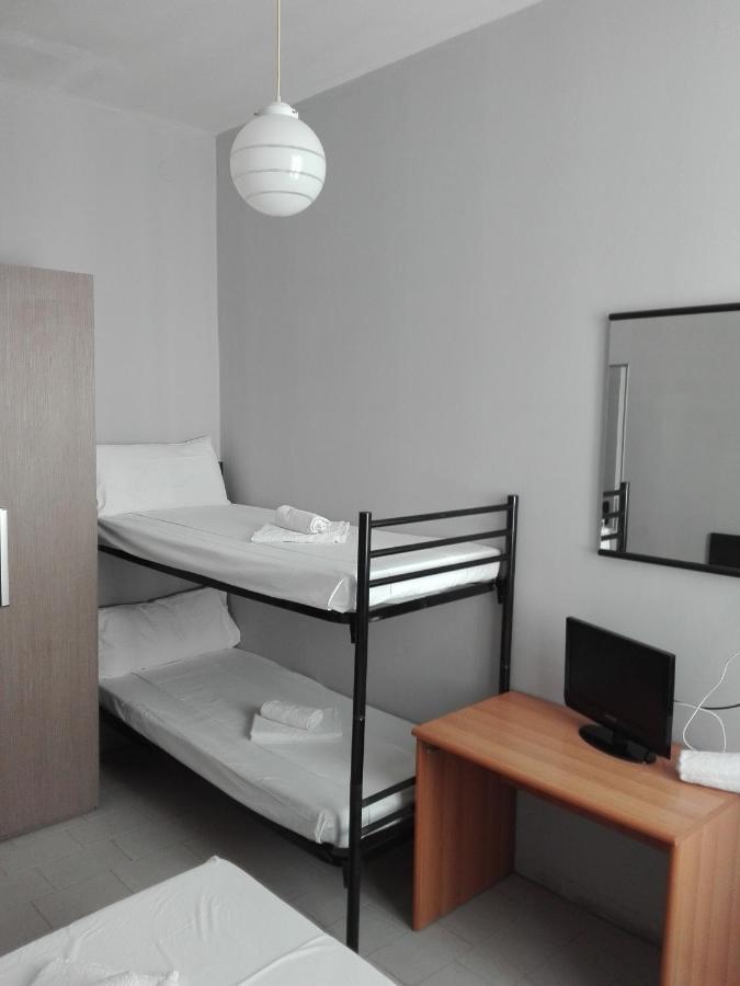 Hotel Villa Lorena Римини Экстерьер фото